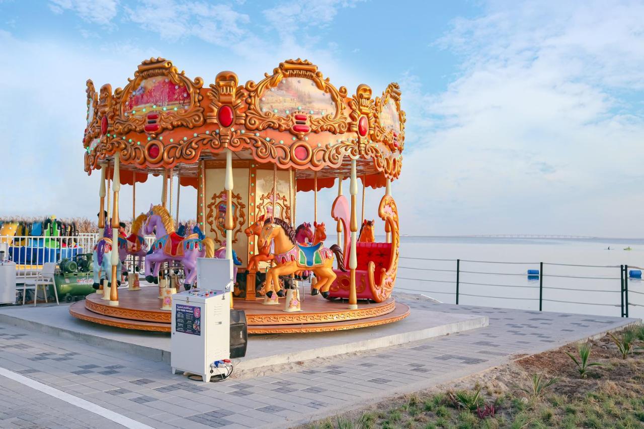 Lagoona Beach Luxury Resort And Spa Manáma Exteriér fotografie A carousel in Pattaya, Thailand