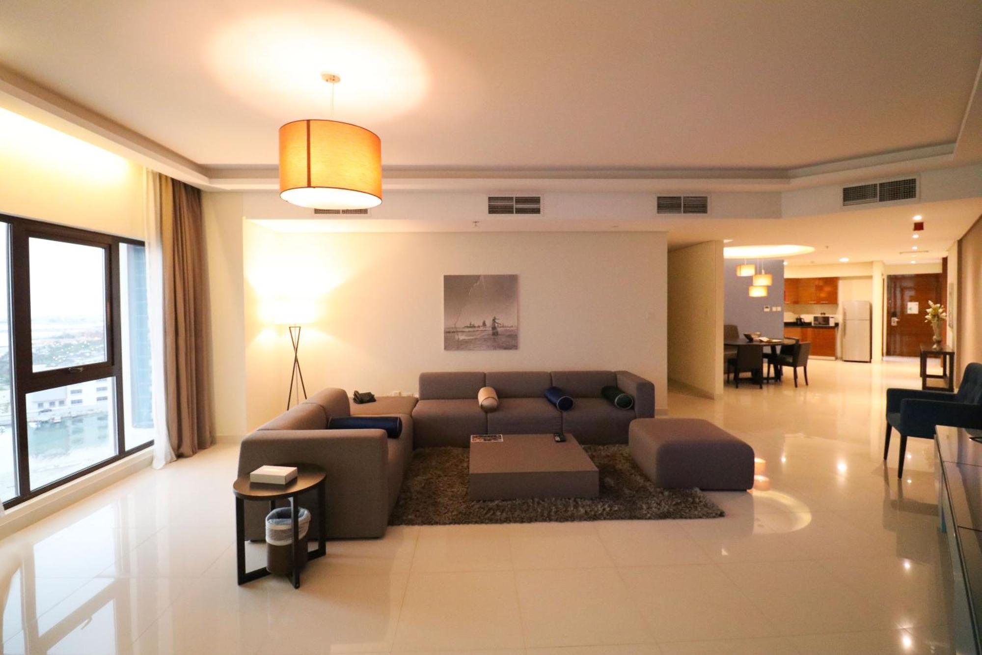 Lagoona Beach Luxury Resort And Spa Manáma Exteriér fotografie A living room in a typical apartment